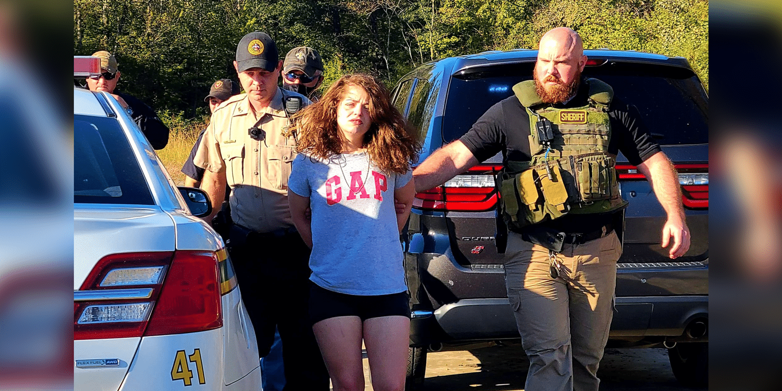 Two arrested on warrants after brief chase - Vicksburg Daily News