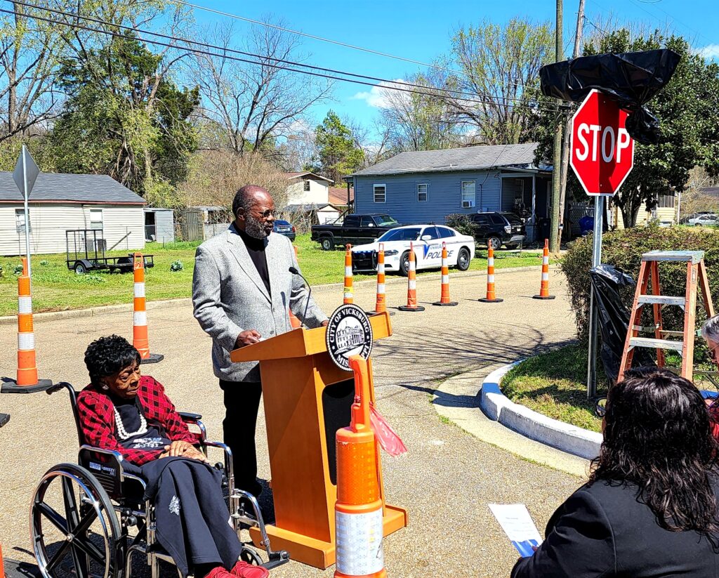 Bessie Dillar and former Mayor Robert Walker. Photo by David Day