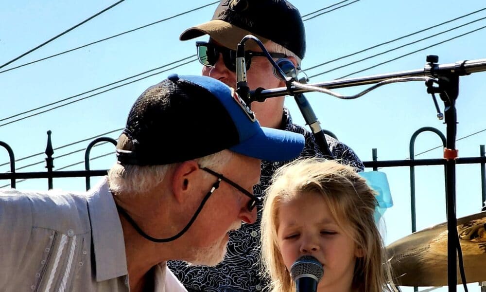 may may sings with the chill