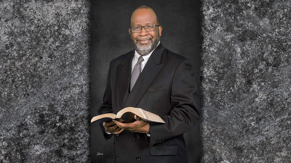Pastor Robert Sanders