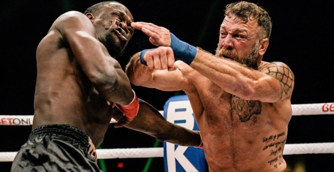 Bobby Taylor knocks out Arthur Ceesay
