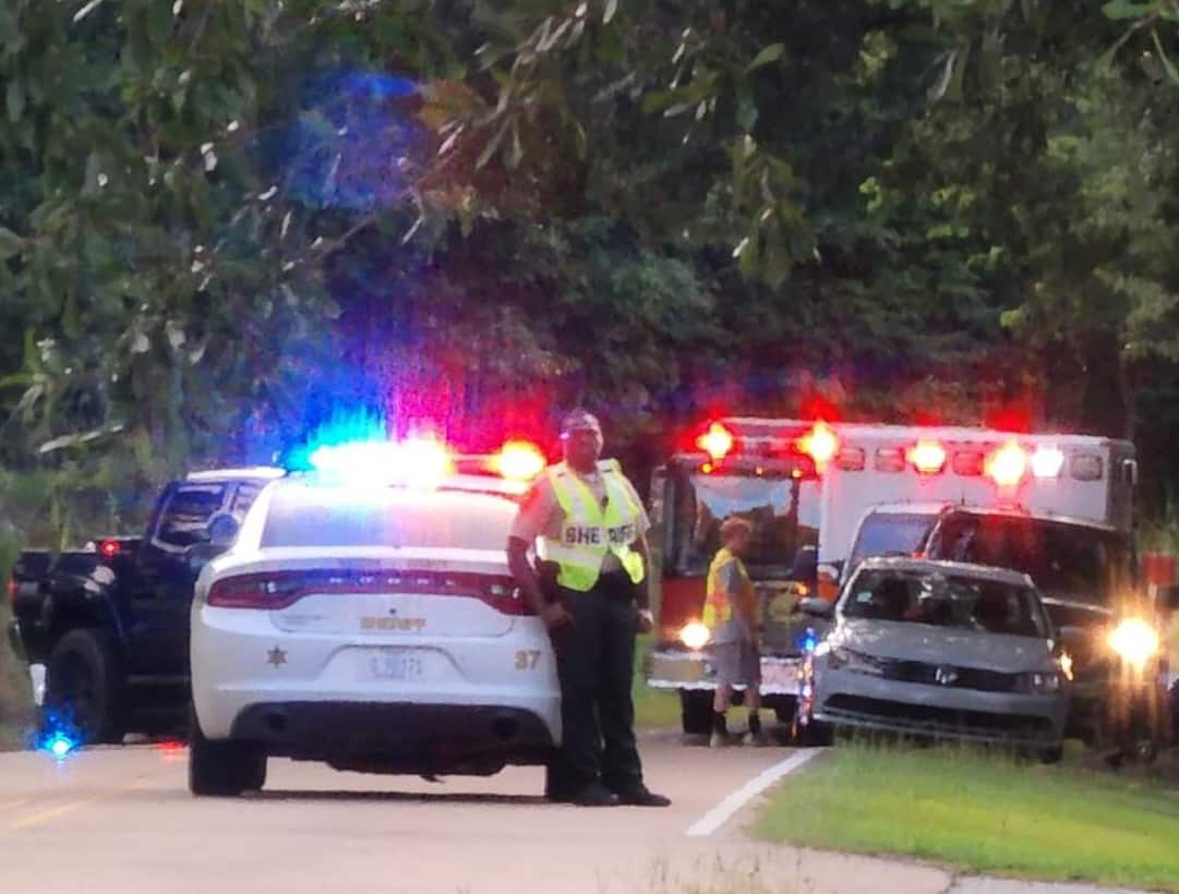 Single vehilce MVC on Nailor near Walnut. Photo by Kelley Branch