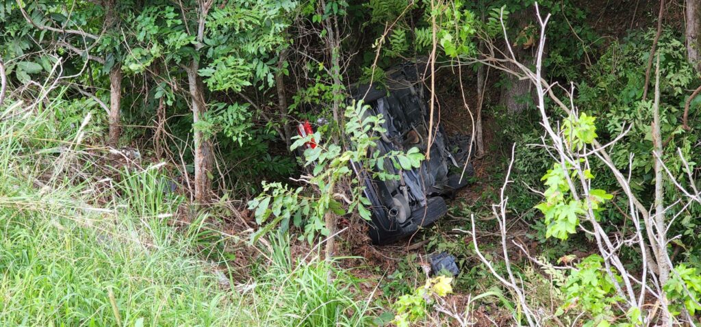 vehicle overturns crash 61 South