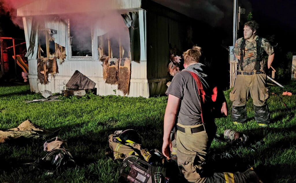 fire Smith road mobile home fire Warren county