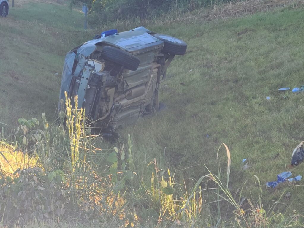 rollover overturned entrapment vicksburg traffic