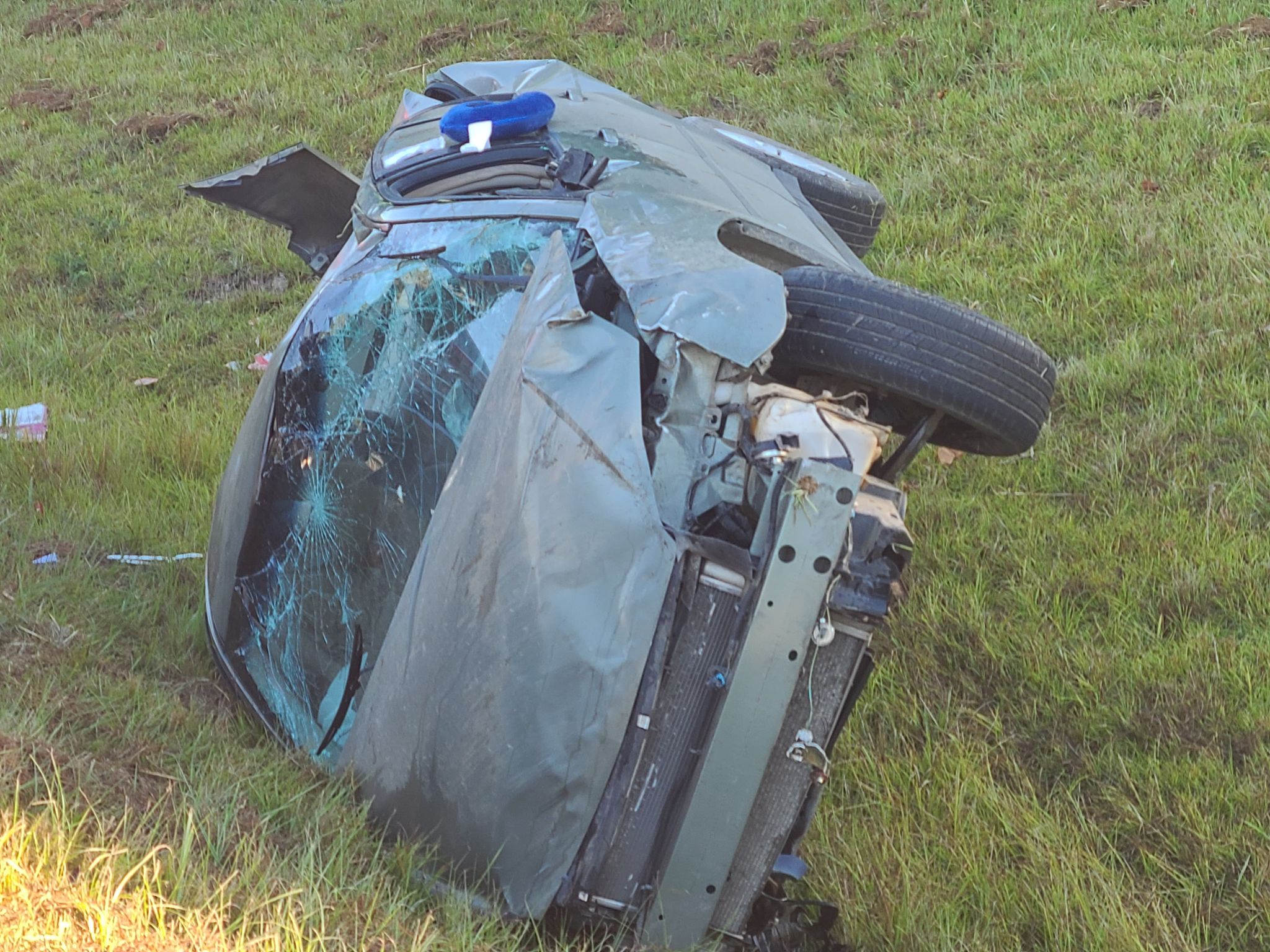 rollover overturned entrapment vicksburg traffic