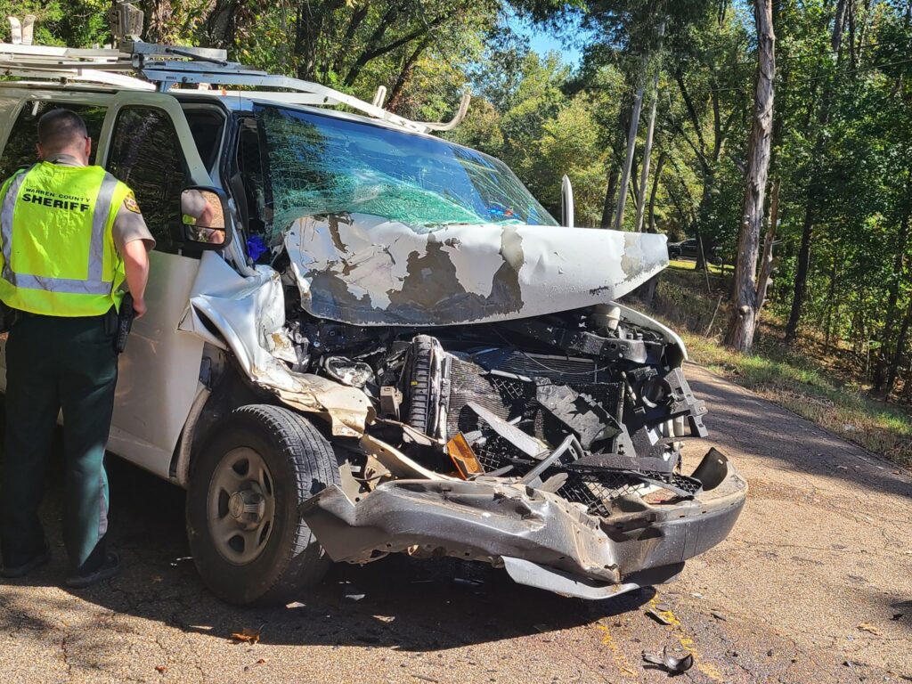 vicksburg traffic crashed van