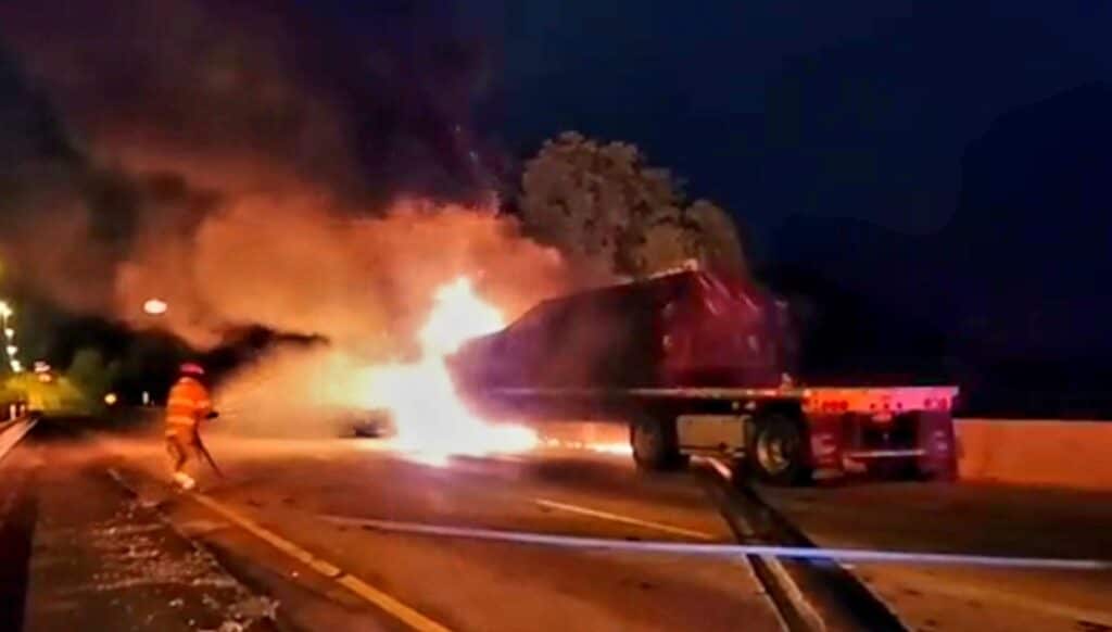 18-wheeler fire