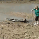 vicksburg man stuck in river