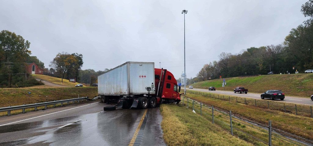 jackknifed truck i 20