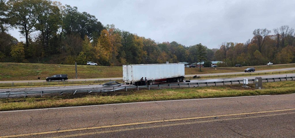 jackknifed truck i 20