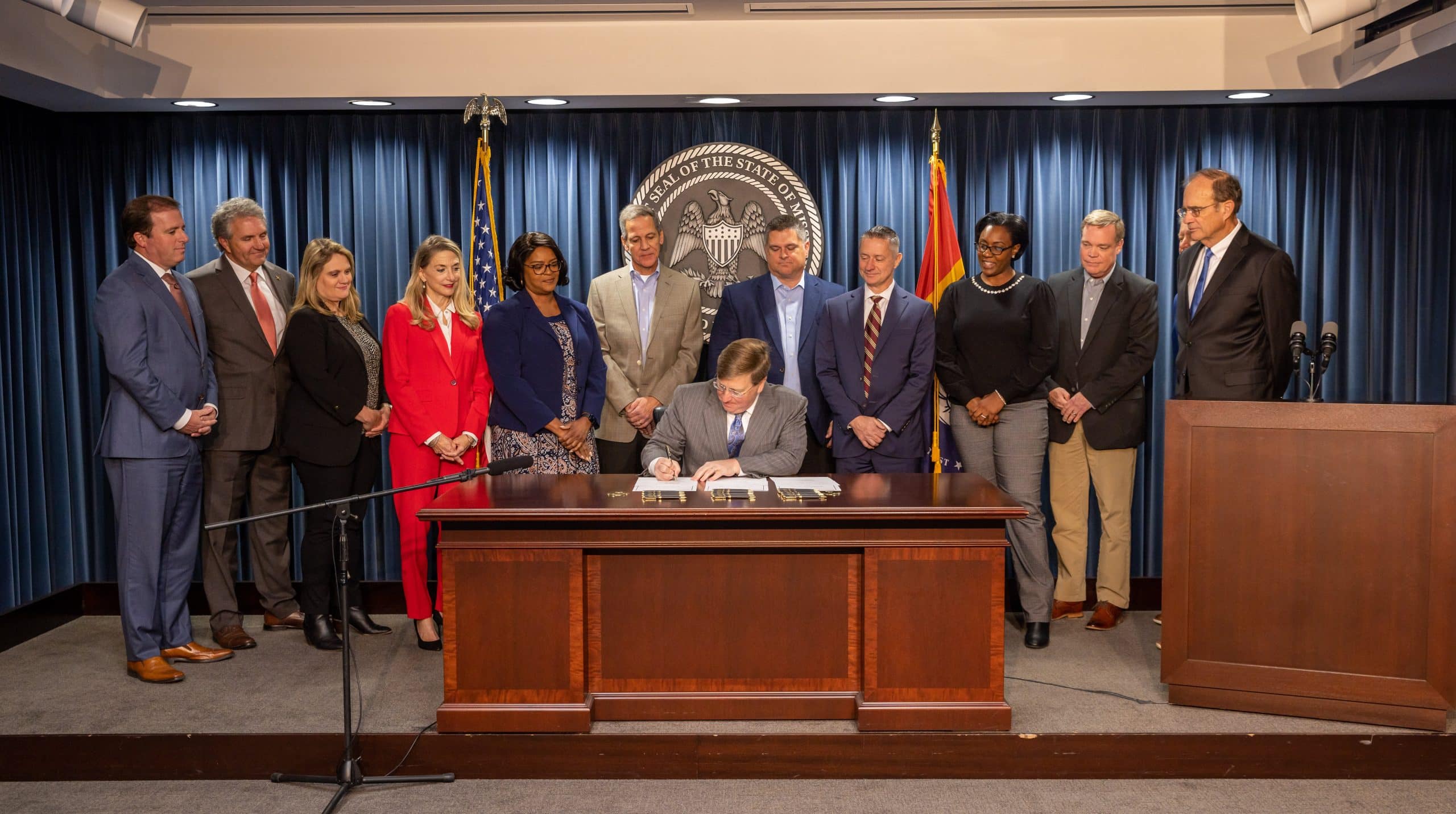 reeves signs economic deal