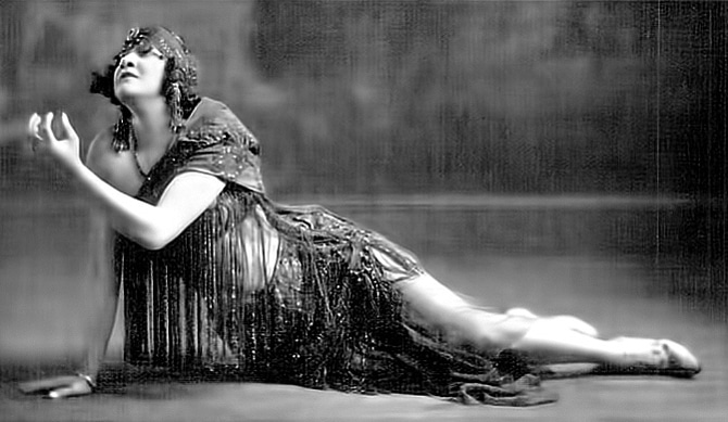 Evelyn Preer