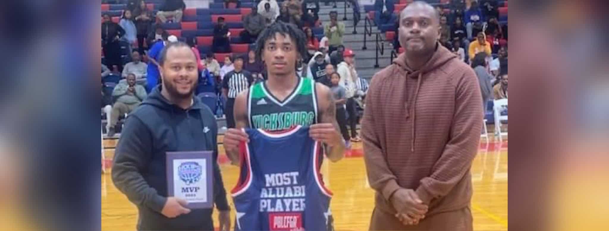 Davian Williams receiving MVP