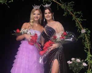Addie Clay and Brelynn Beck