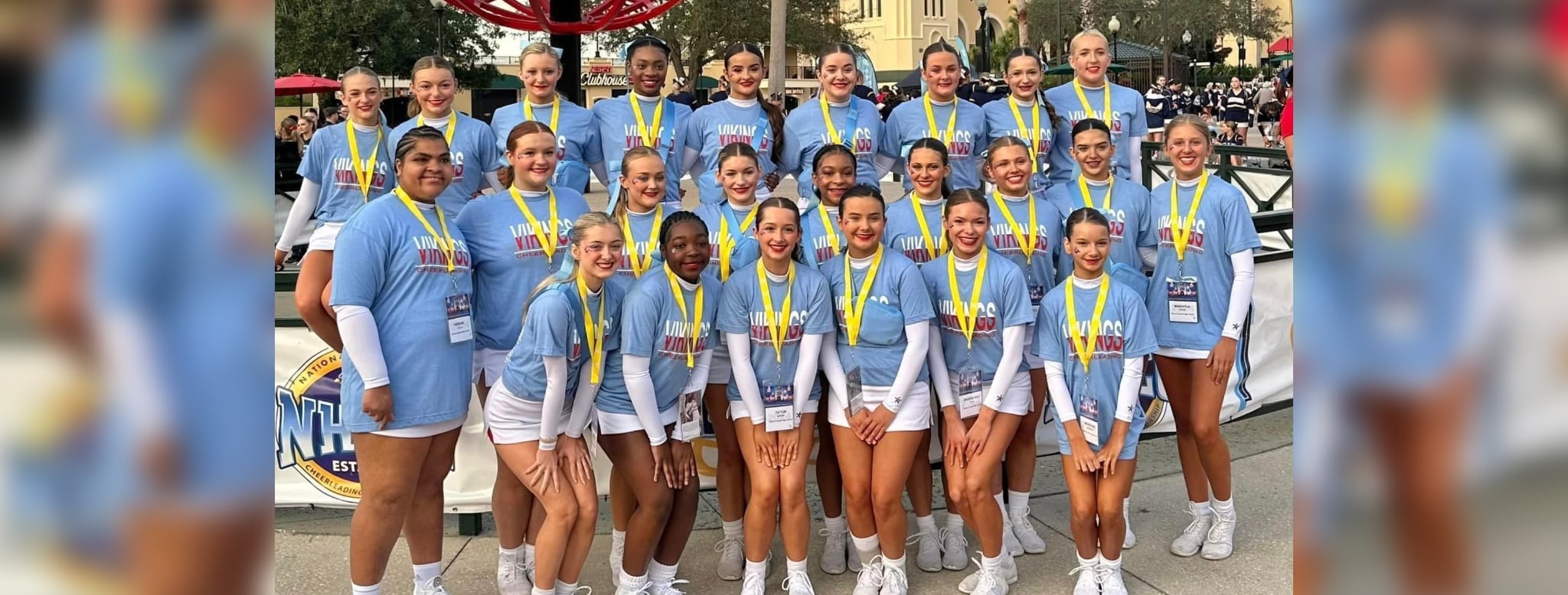 WC cheerleaders