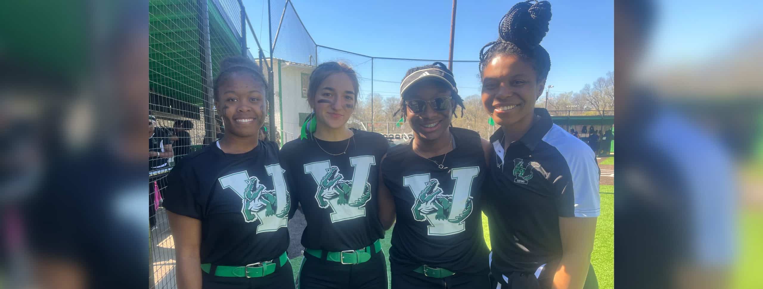 Trinity McGloster, Avery VanNorman, Jordan Powell and Coach Briana Knox