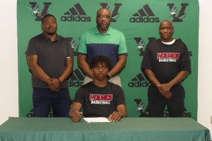 Kam Bailey signing day